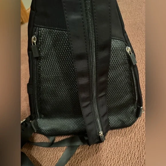 IHKWIP Convertible Sling/ Backpack NWT - Picture 5 of 9